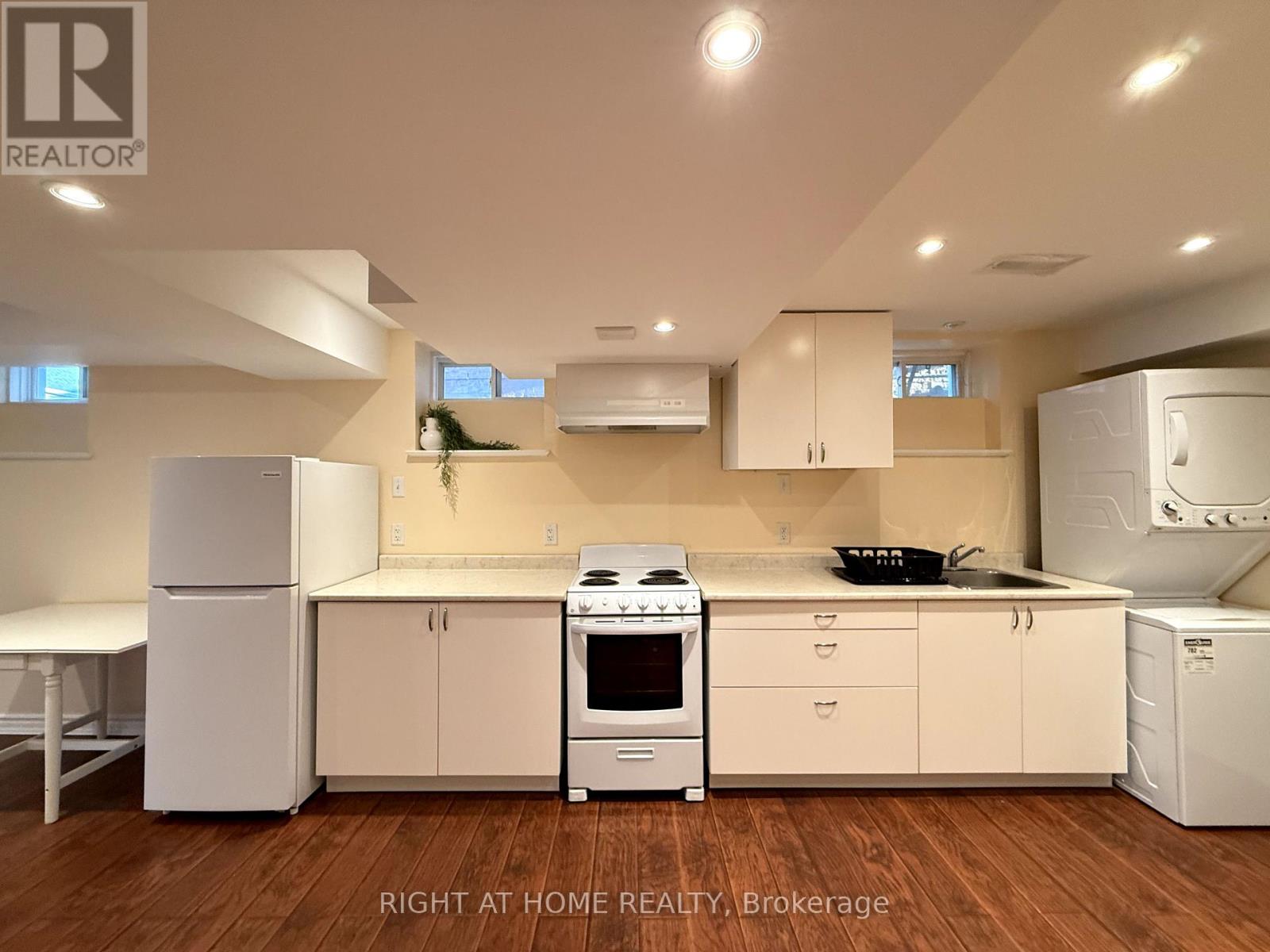 Single Family House for Sale in  WESTOLIVIA TRAIL Vaughan (Patterson) 