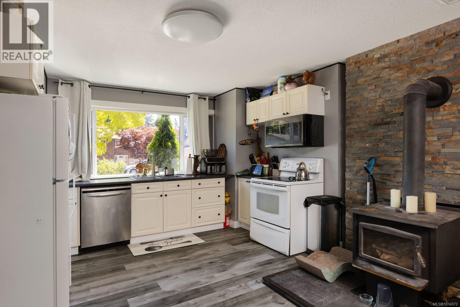  5884 Deborah Drive, Duncan