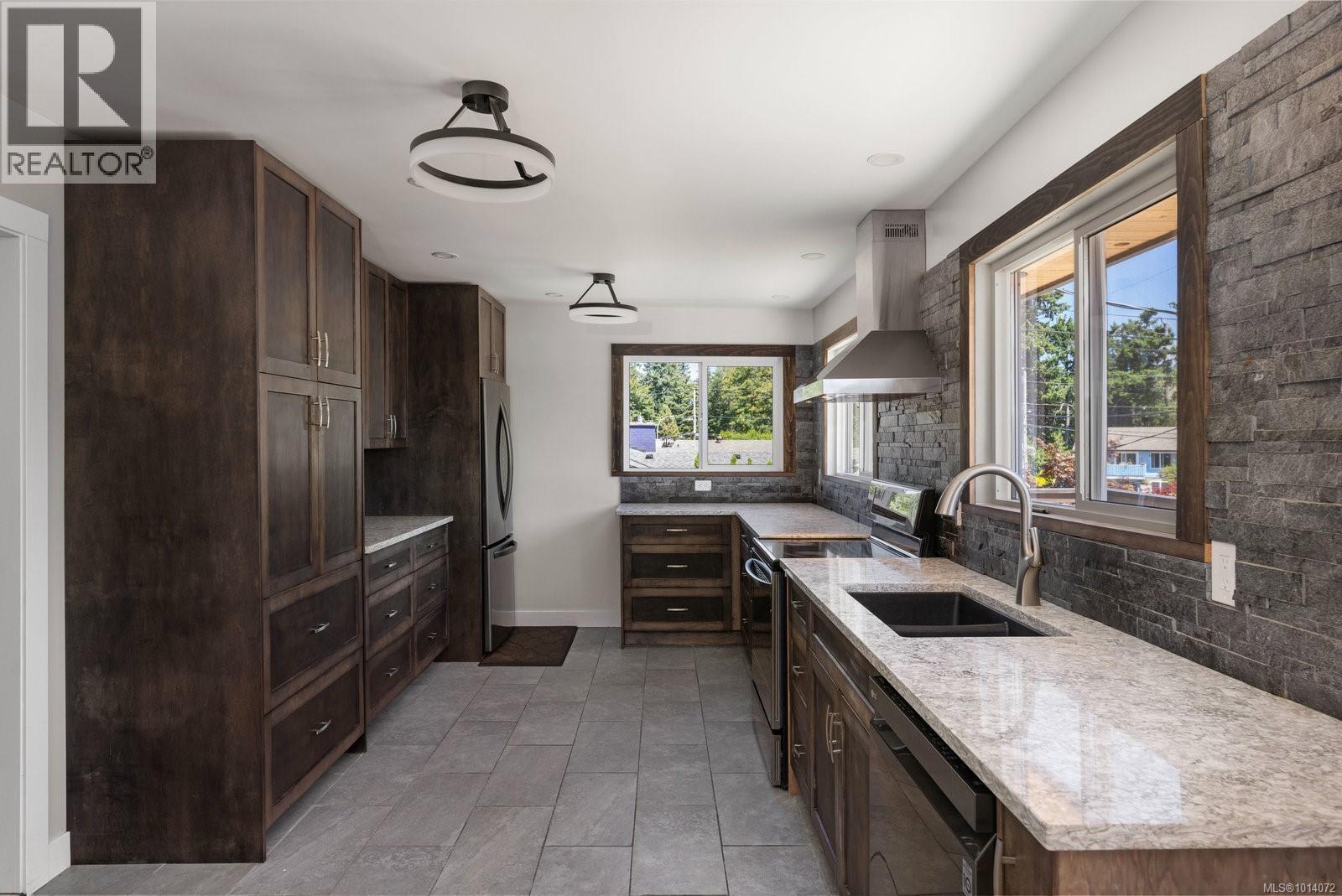 5884 Deborah Drive, Duncan