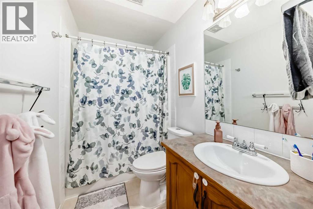 Single Family House for Sale in  Douglas Glen Park SE Douglasdale/Glen Calgary 