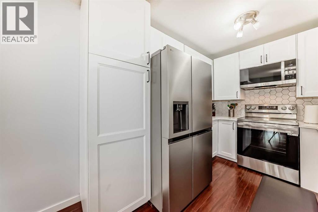 Single Family House for Sale in  Douglas Glen Park SE Douglasdale/Glen Calgary 