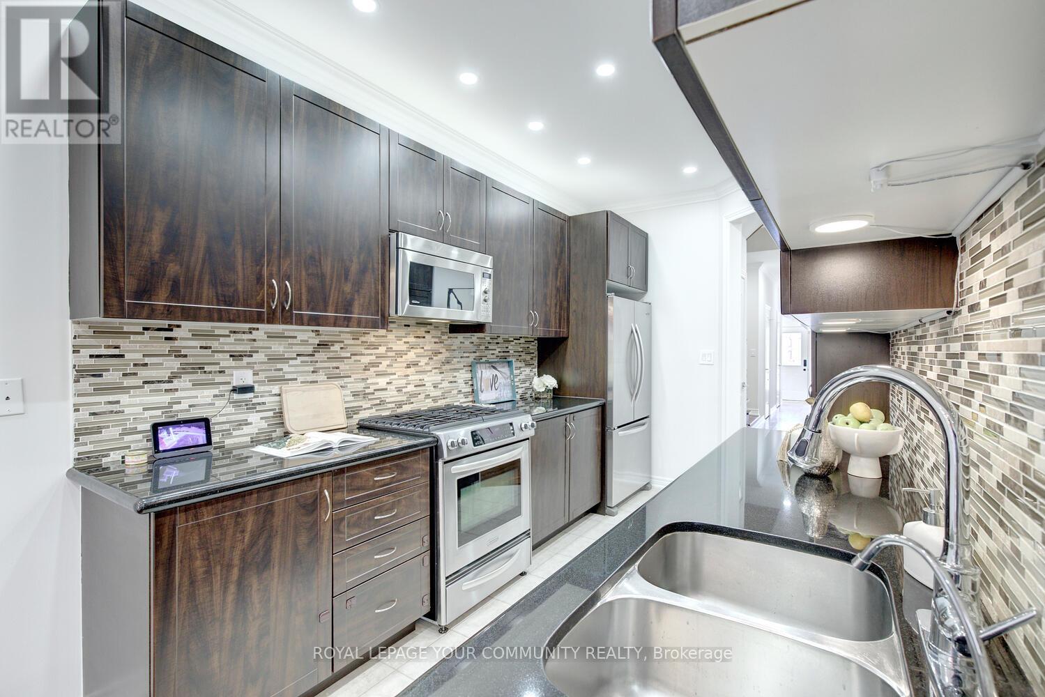 Single Family House for Sale in  LADY LORETTA LANE Vaughan (Patterson) 