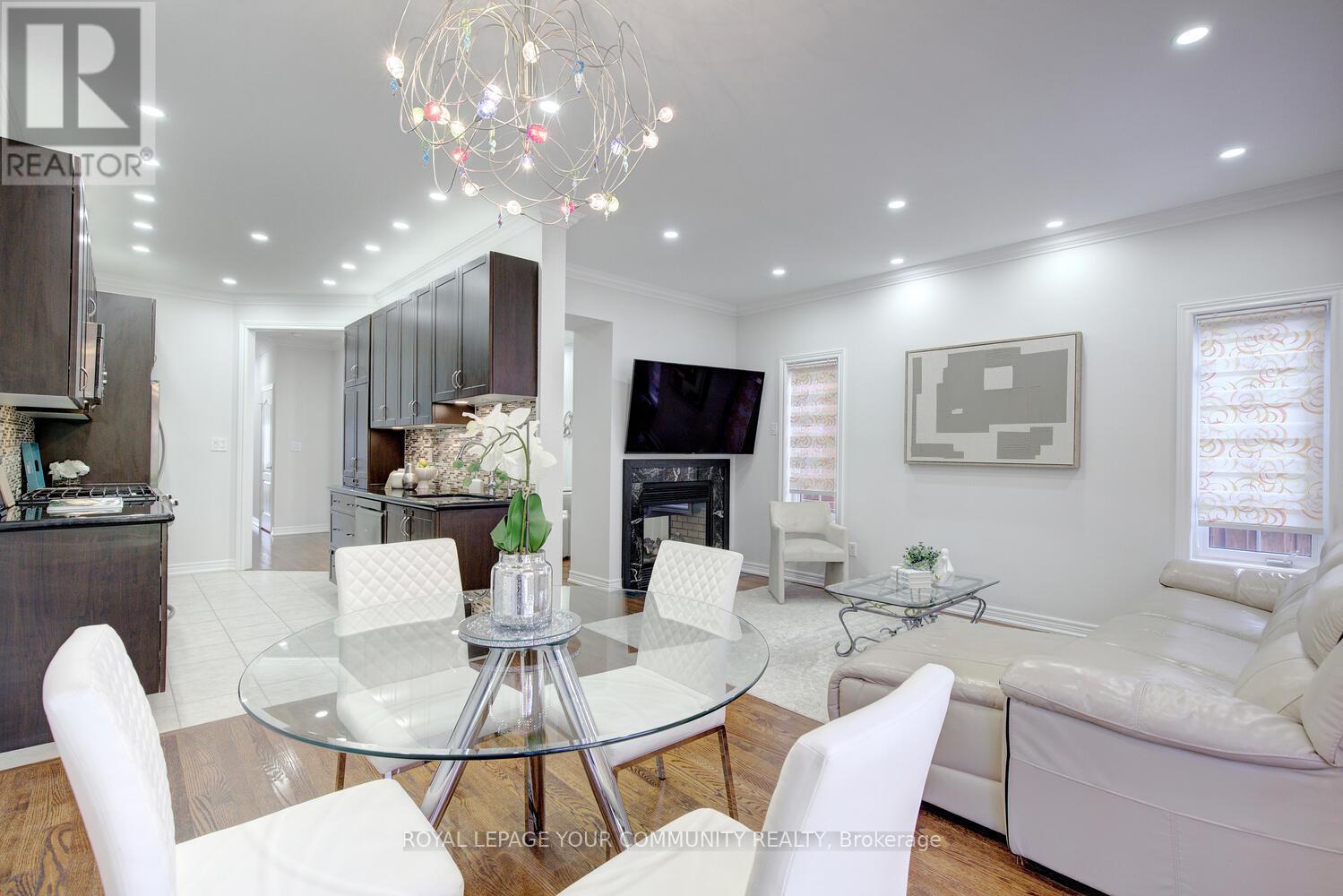 Single Family House for Sale in  LADY LORETTA LANE Vaughan (Patterson) 