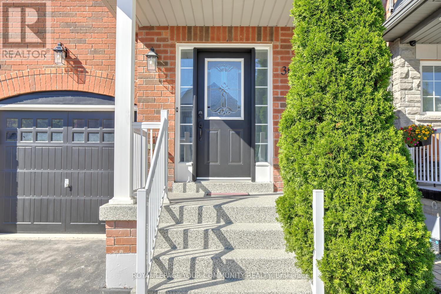 Single Family House for Sale in  LADY LORETTA LANE Vaughan (Patterson) 