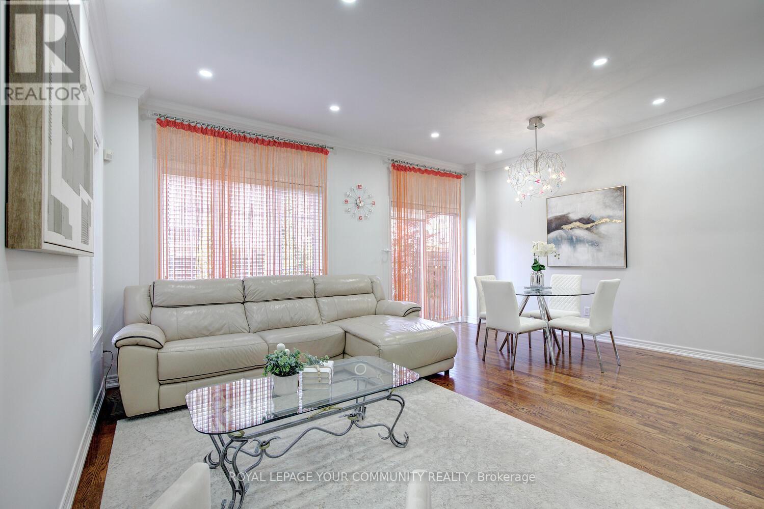 Single Family House for Sale in  LADY LORETTA LANE Vaughan (Patterson) 