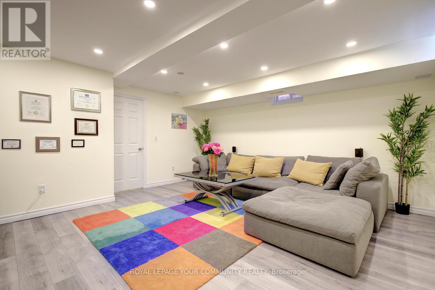 Single Family House for Sale in  LADY LORETTA LANE Vaughan (Patterson) 