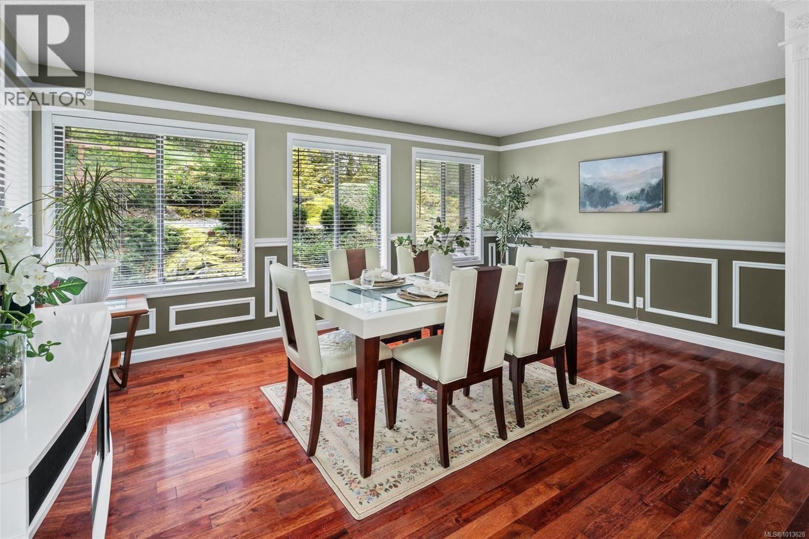 990 Cottontree Close, Saanich