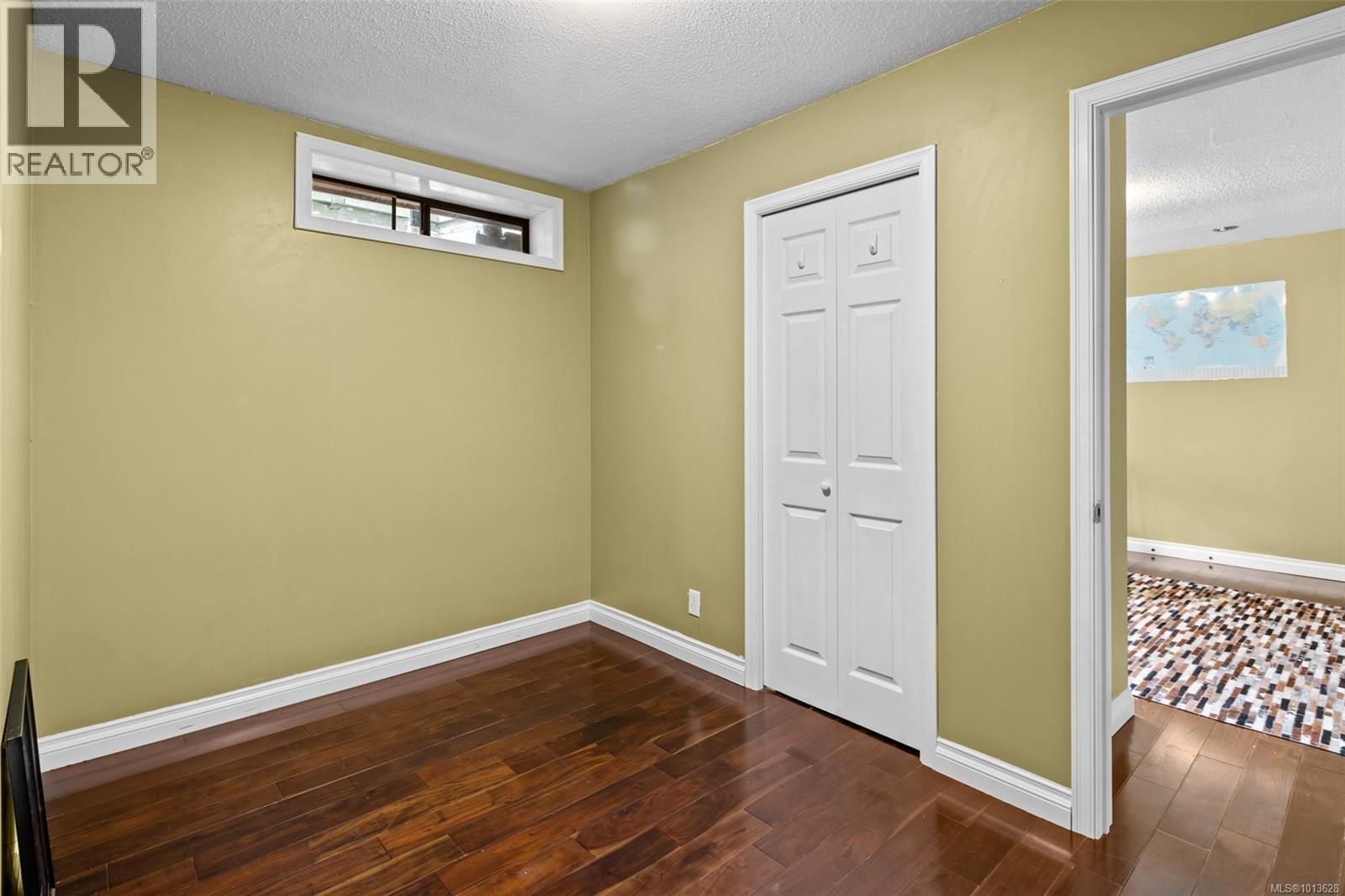990 Cottontree Close, Saanich