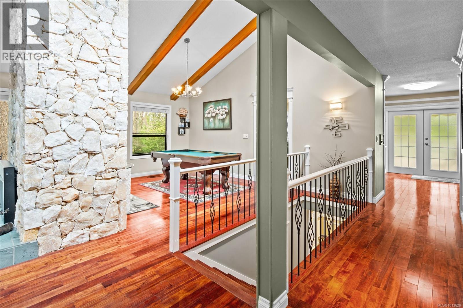 990 Cottontree Close, Saanich