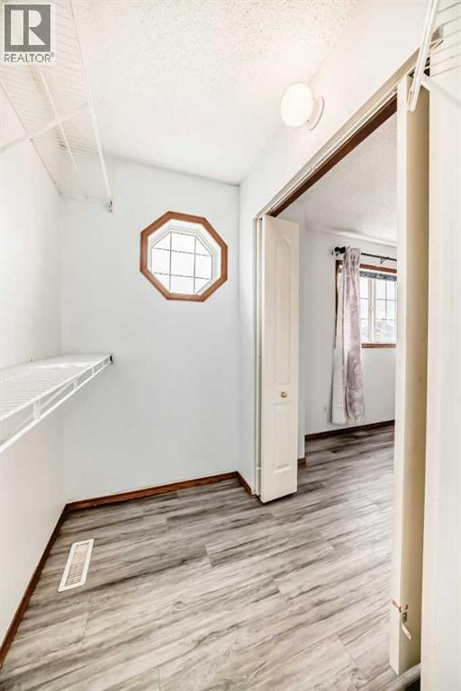 Single Family House for Sale in  Saddleback Way NE Saddle Ridge Calgary 