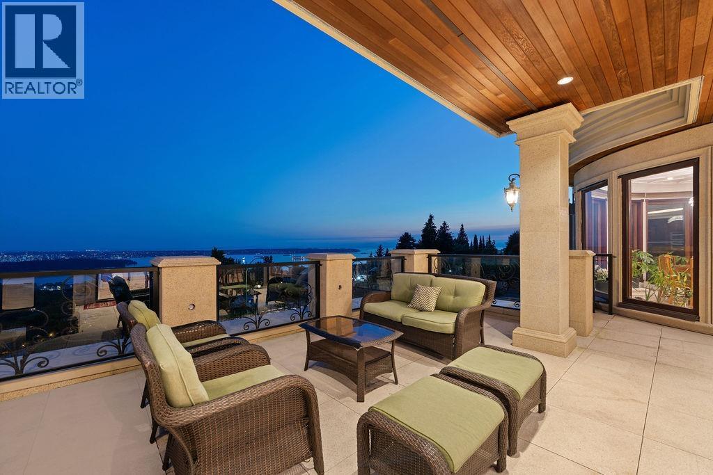 1327 CHARTWELL DRIVE, West Vancouver