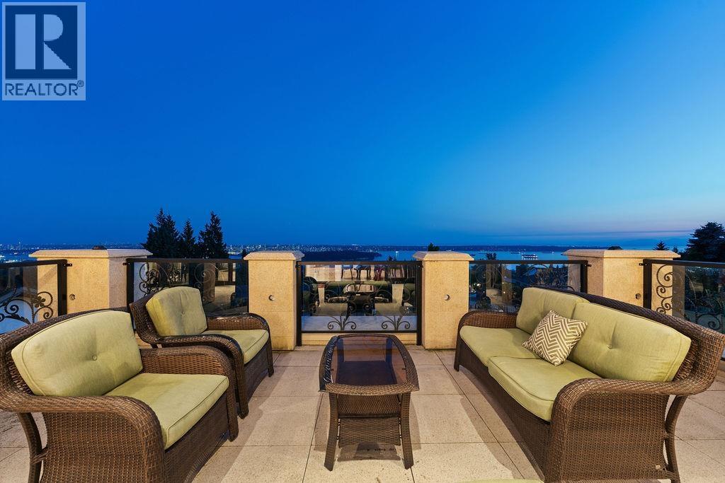 1327 CHARTWELL DRIVE, West Vancouver