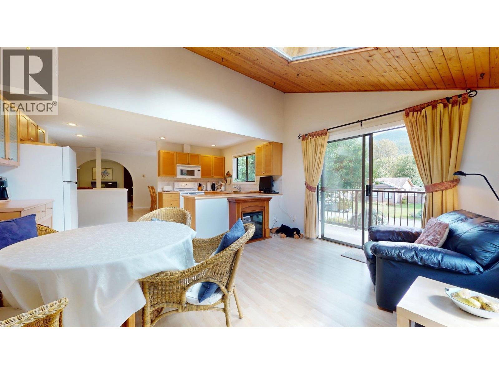 41343 KINGSWOOD ROAD, Squamish