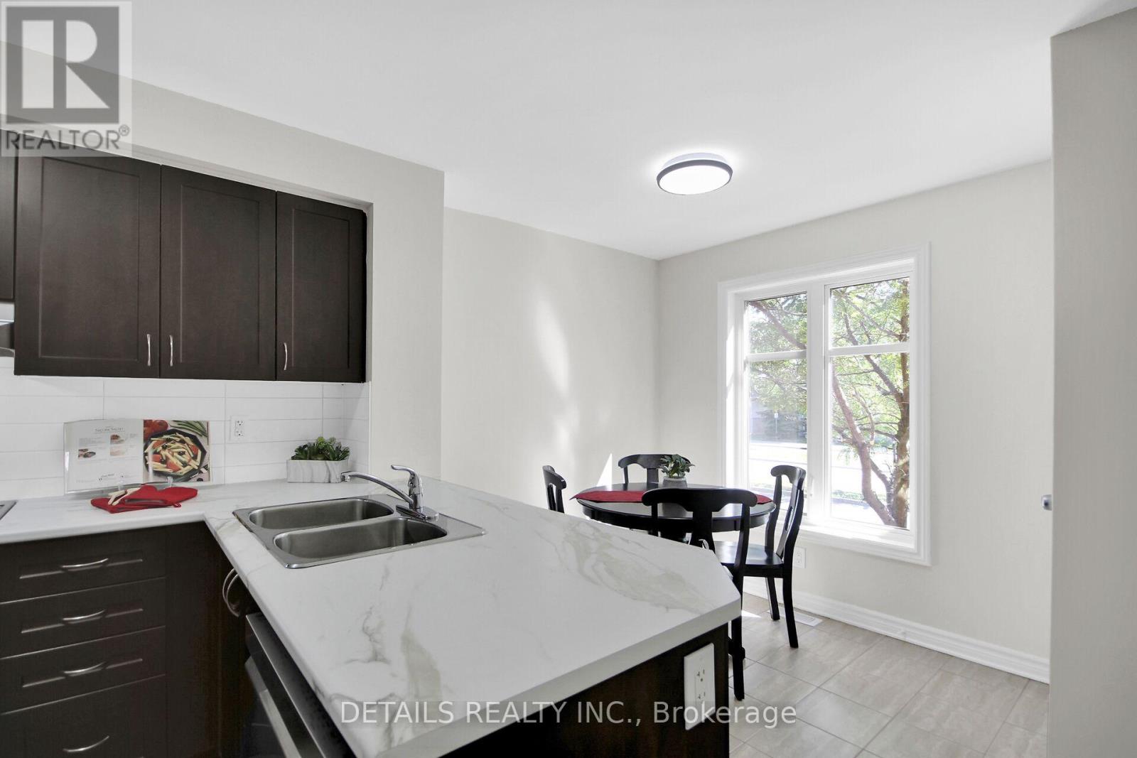 Eat-In Kitchen