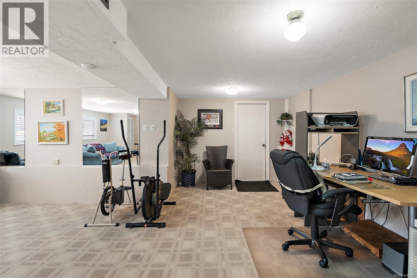 1844 Fairburn Dr, Saanich