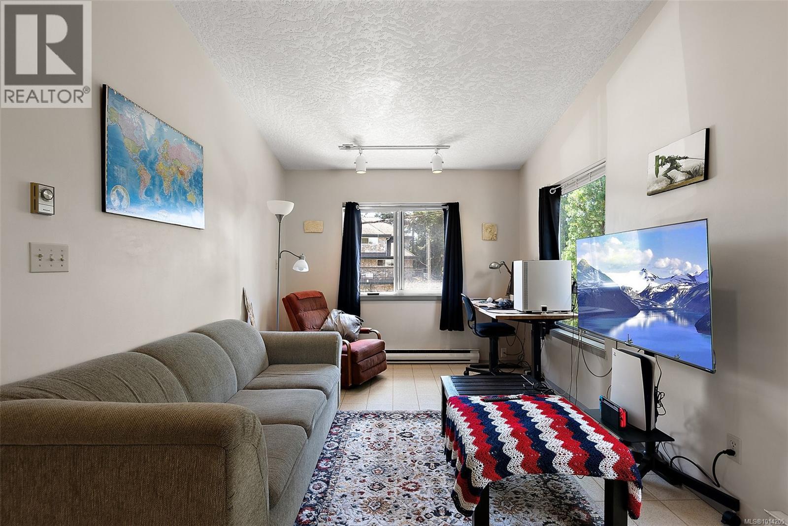 1844 Fairburn Dr, Saanich