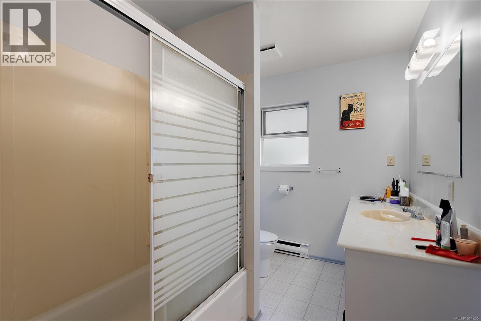 1844 Fairburn Dr, Saanich