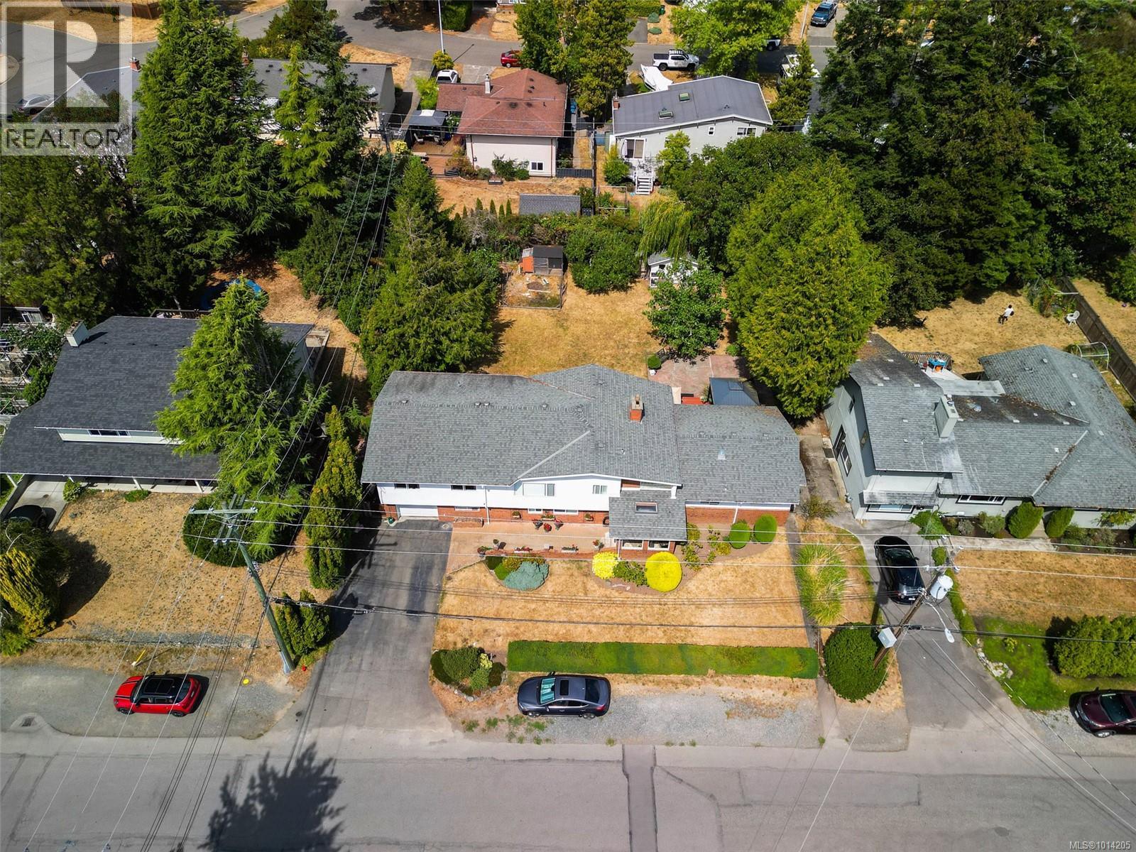 1844 Fairburn Dr, Saanich