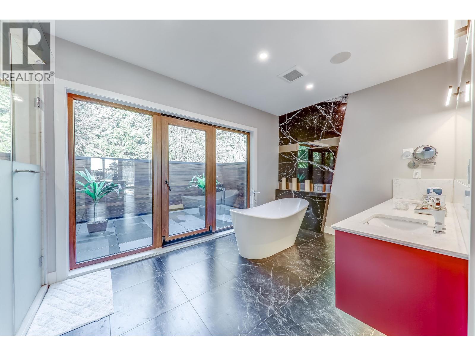 1497 QUEENS AVENUE, West Vancouver