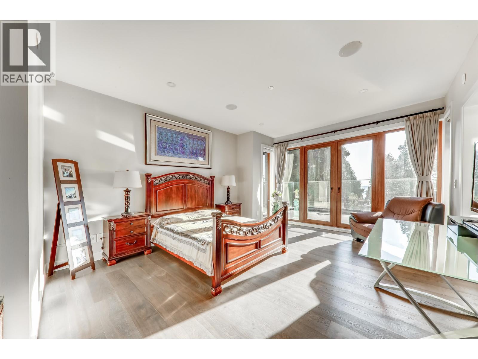 1497 QUEENS AVENUE, West Vancouver