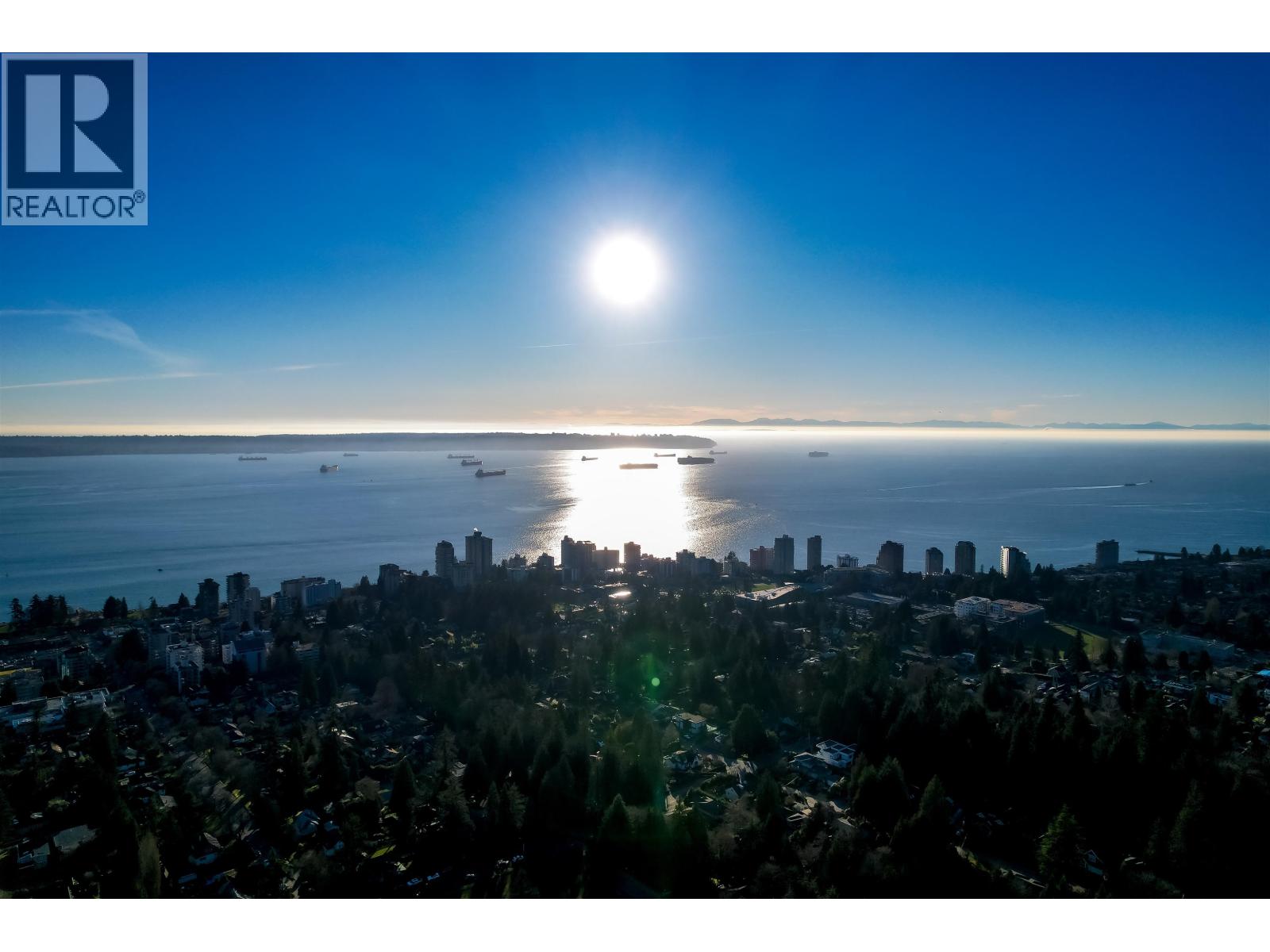 1497 QUEENS AVENUE, West Vancouver