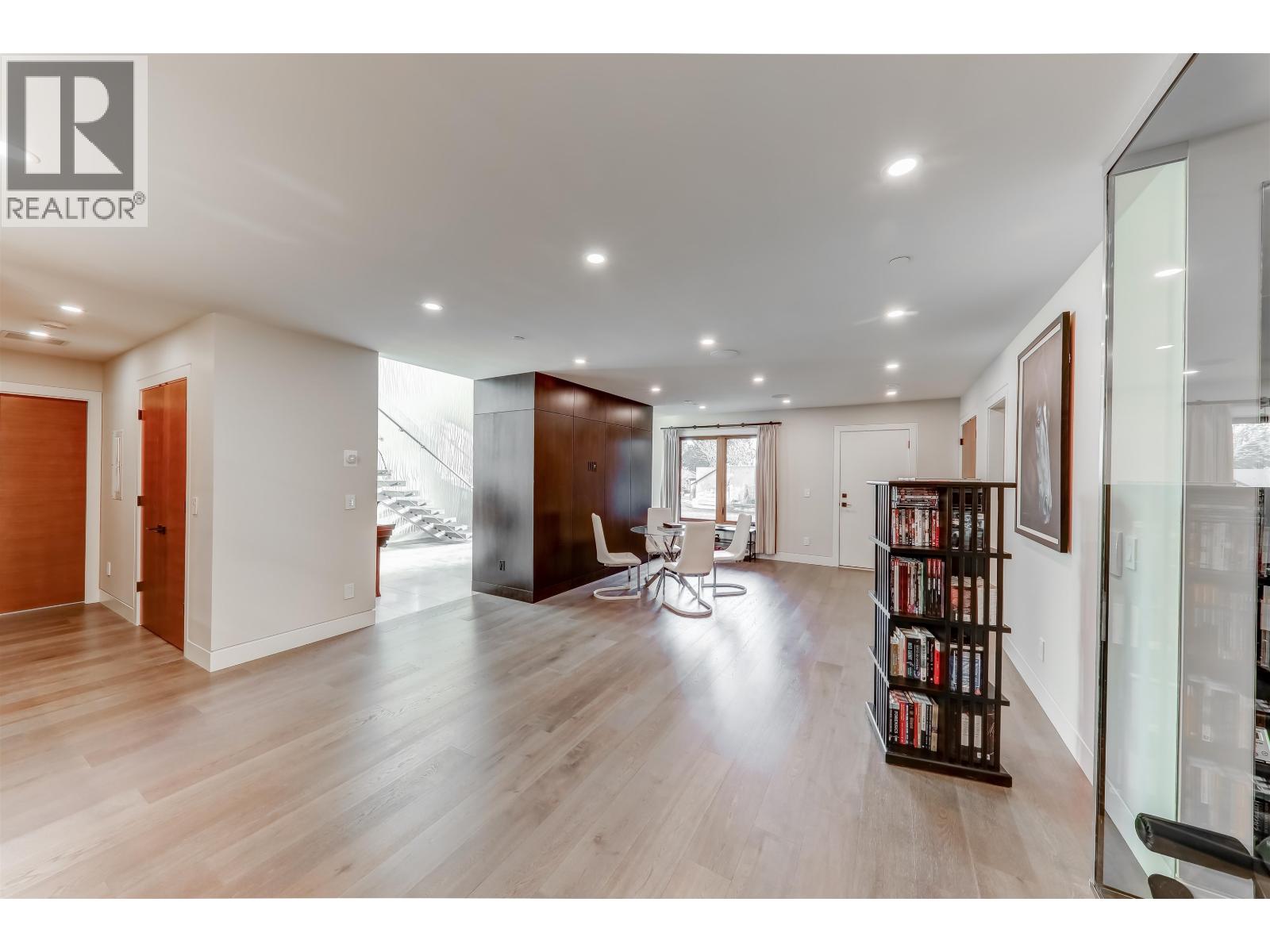 1497 QUEENS AVENUE, West Vancouver