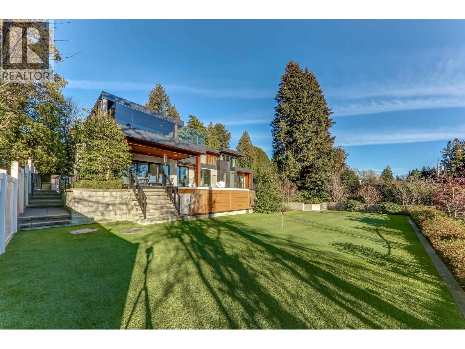 1497 QUEENS AVENUE, West Vancouver
