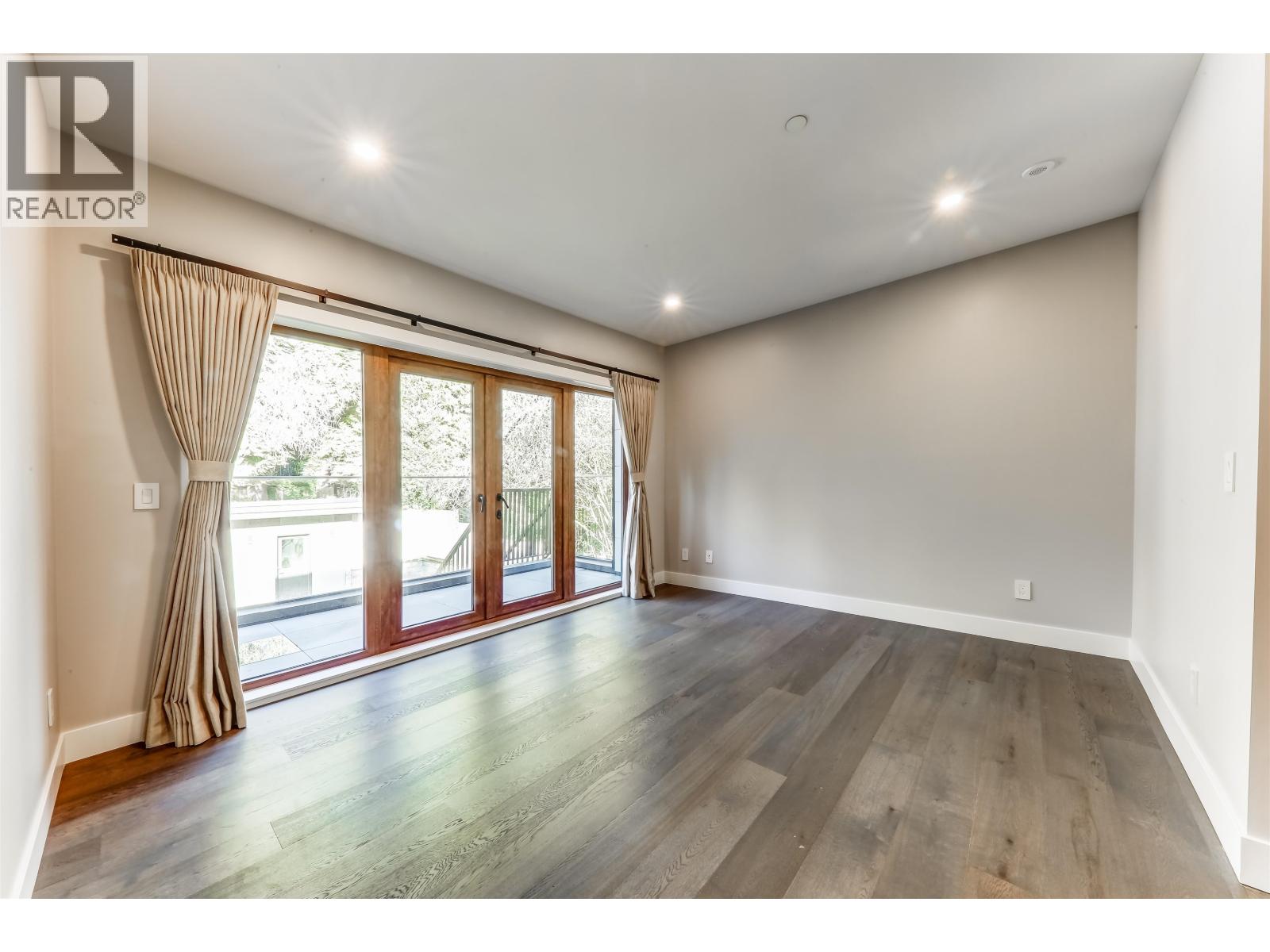 1497 QUEENS AVENUE, West Vancouver