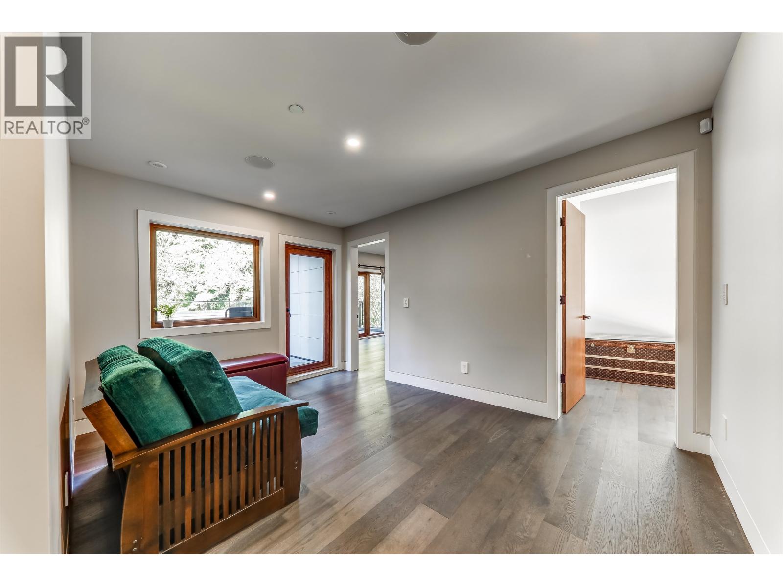 1497 QUEENS AVENUE, West Vancouver