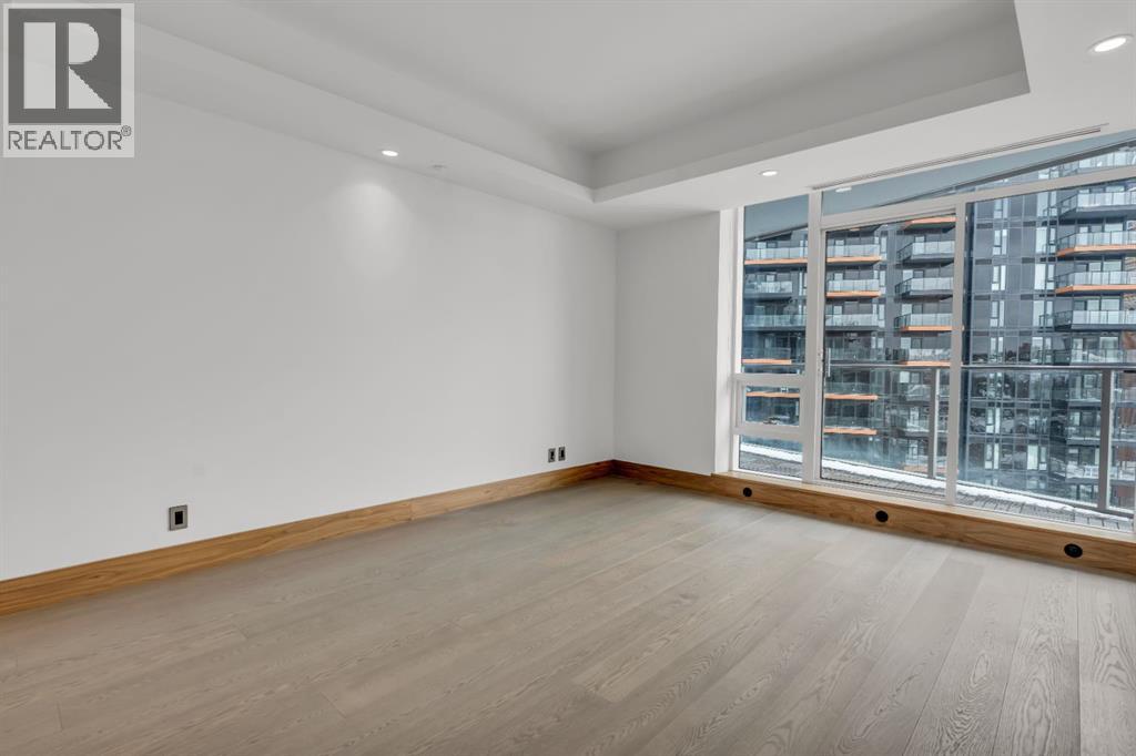 Single Family House for Sale in    Avenue SW Eau Claire Calgary 
