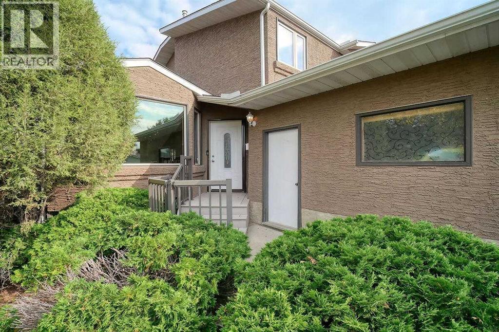 Single Family House for Sale in  Riverside Circle SE Riverbend Calgary 