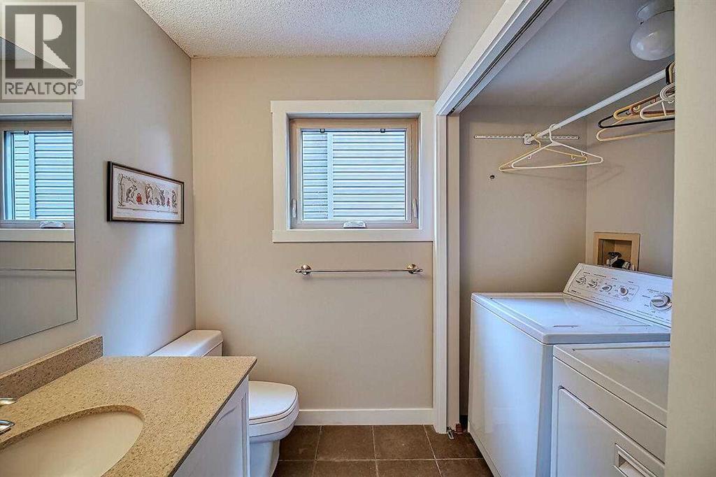 Single Family House for Sale in  Riverside Circle SE Riverbend Calgary 