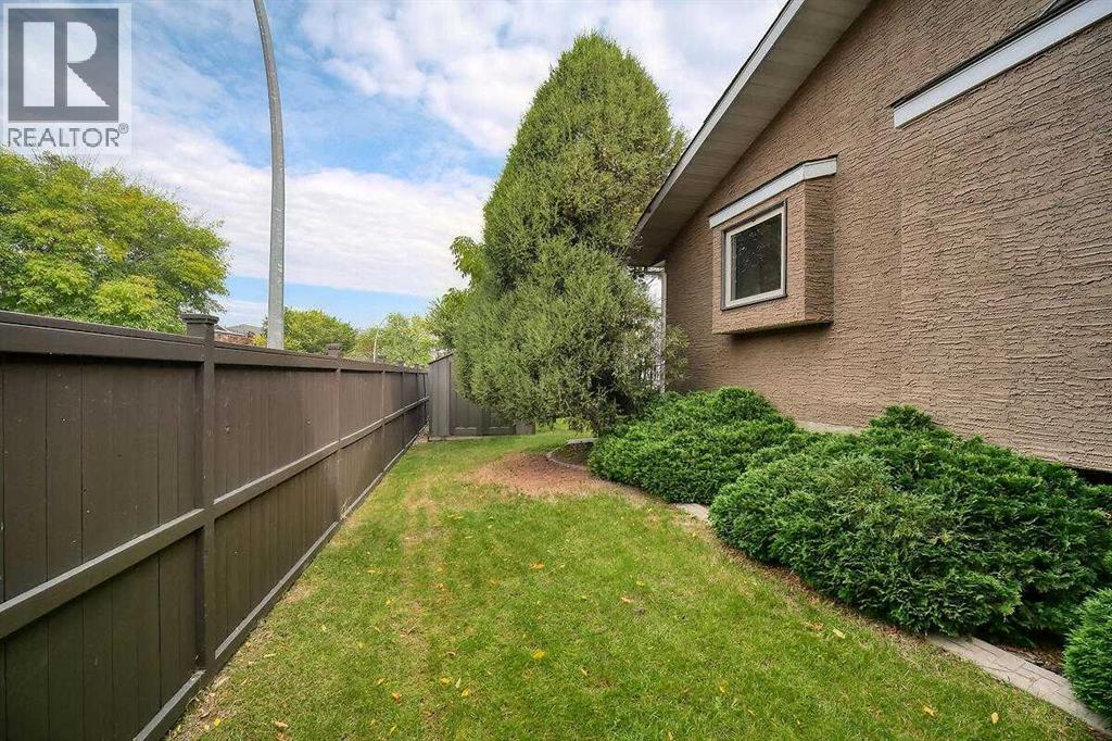 Single Family House for Sale in  Riverside Circle SE Riverbend Calgary 