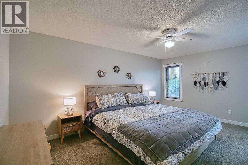 Single Family House for Sale in  Riverside Circle SE Riverbend Calgary 