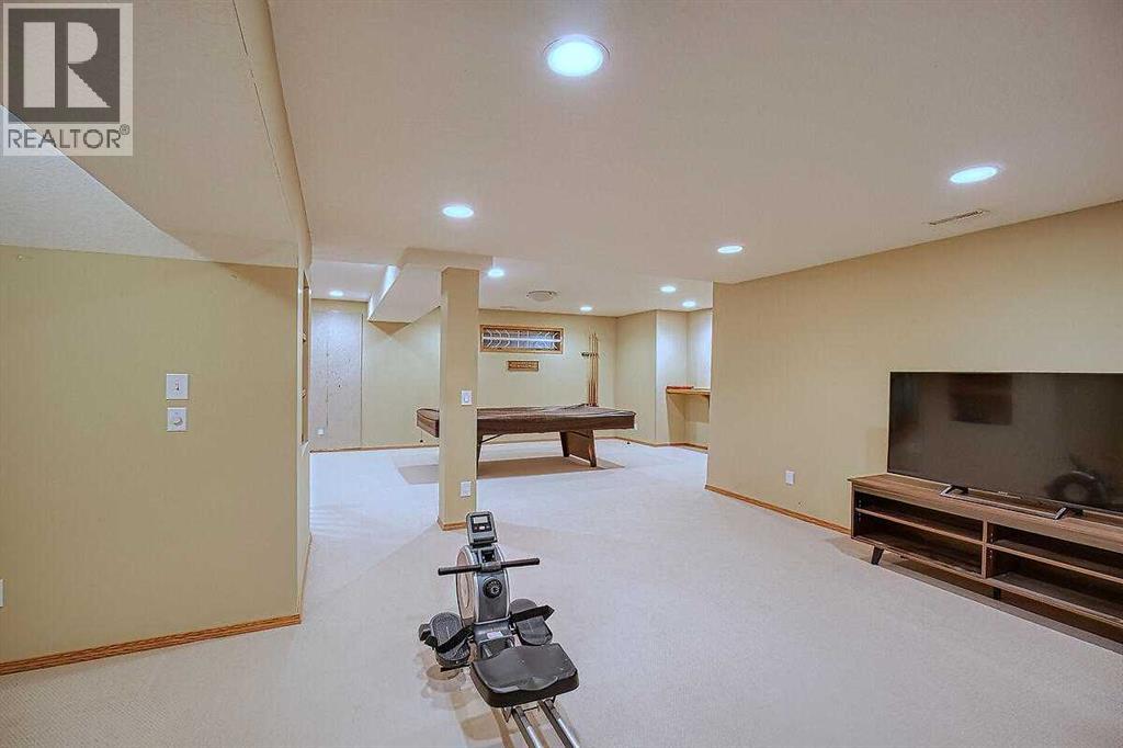 Single Family House for Sale in  Riverside Circle SE Riverbend Calgary 