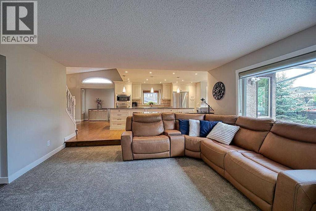 Single Family House for Sale in  Riverside Circle SE Riverbend Calgary 