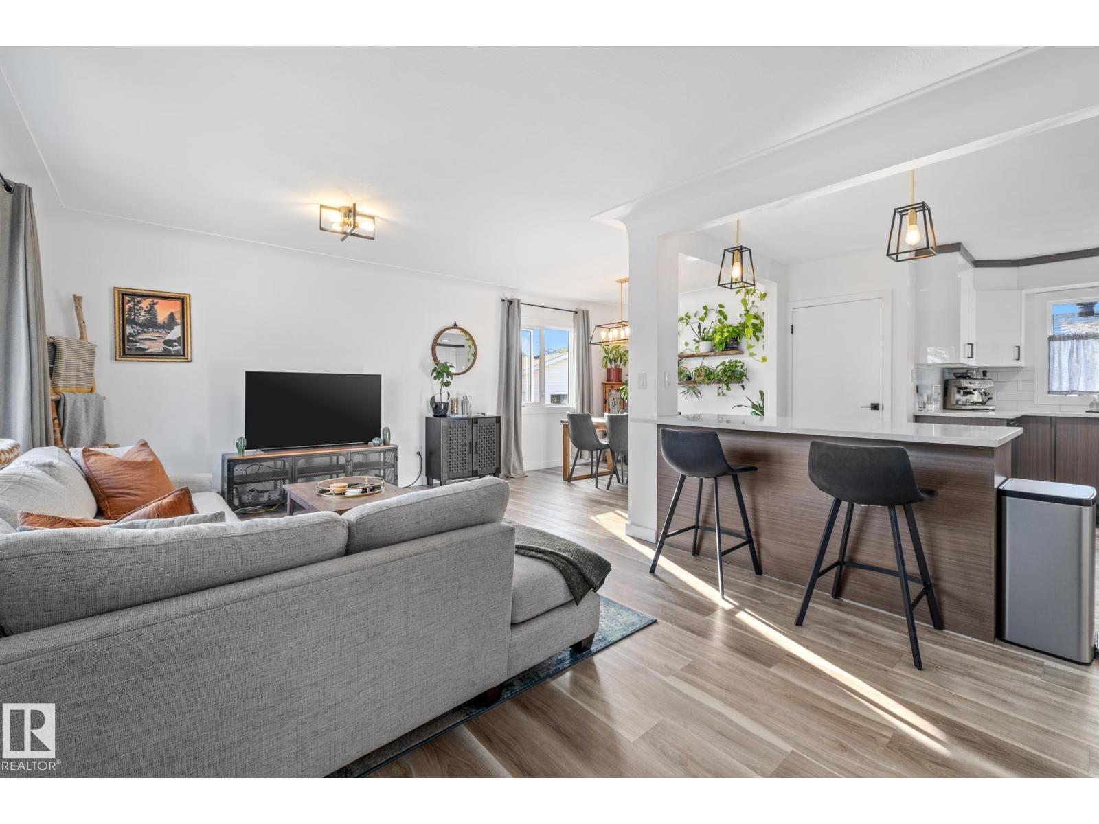 Single Family House Bungalow for Sale in   AV NW Edmonton 