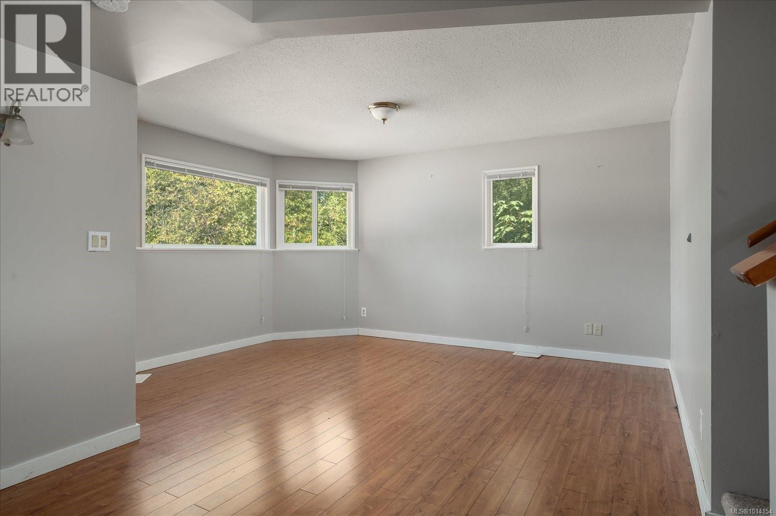 105 McColl Rd, Bowser
