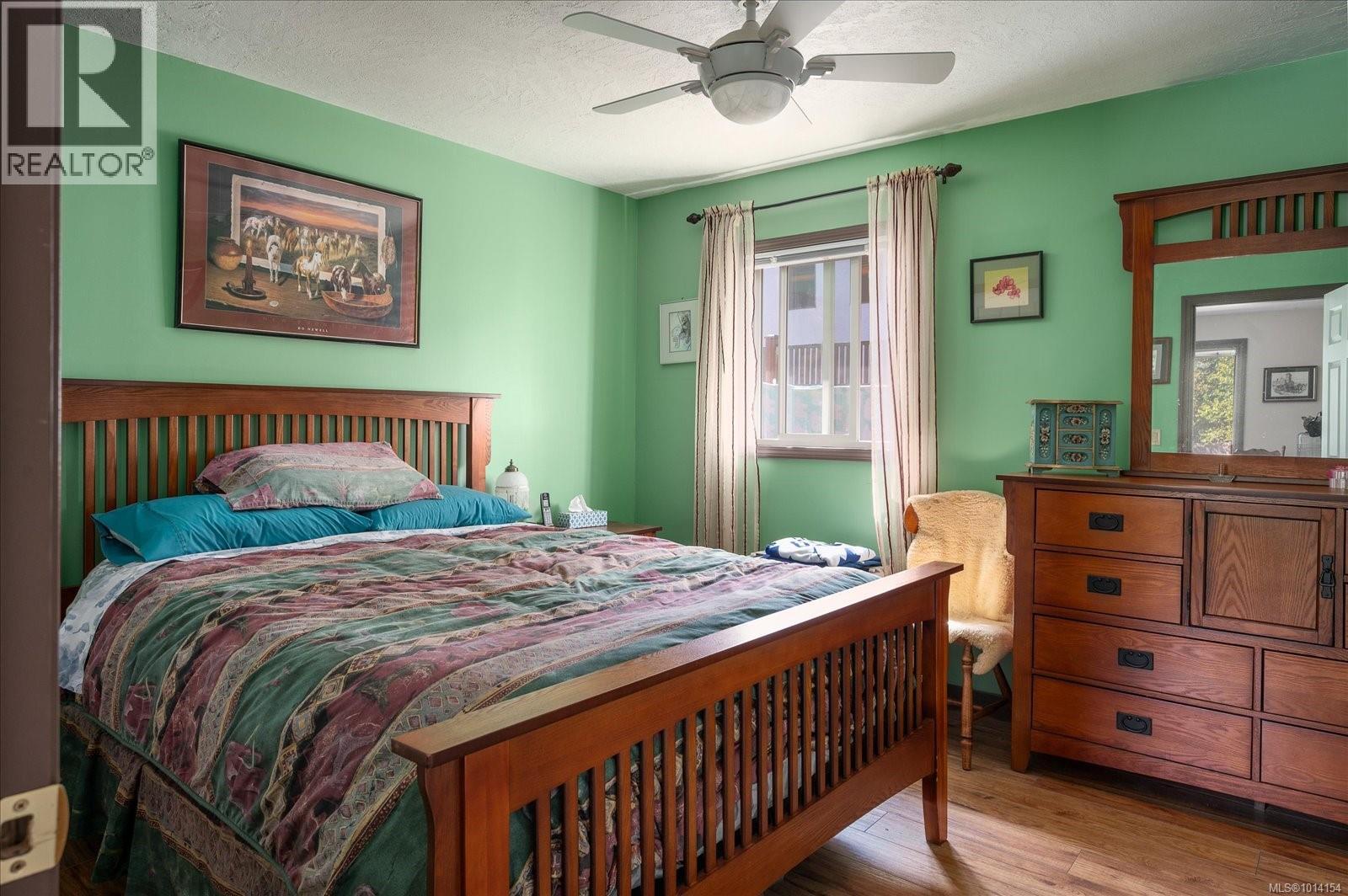 105 McColl Rd, Bowser