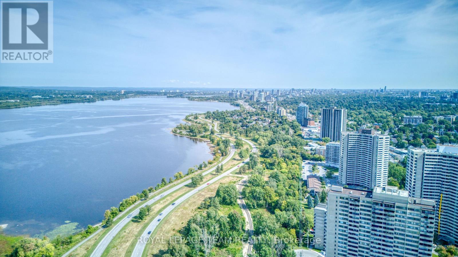 Views of the Ottawa River!