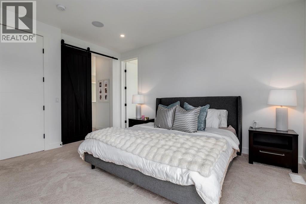 Single Family House for Sale in   Avenue NW Parkdale Calgary 