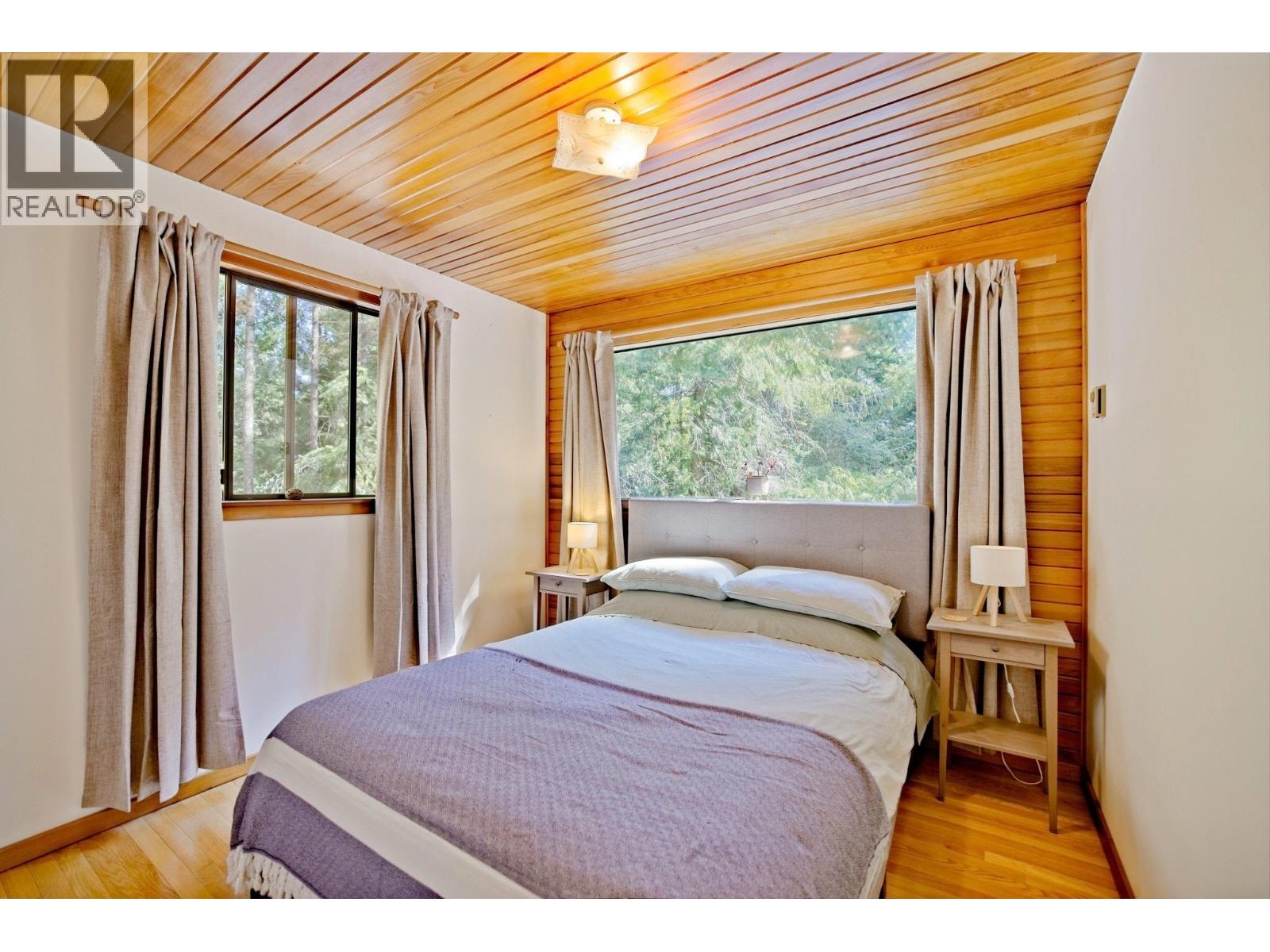 House in Galiano Island - Image 15