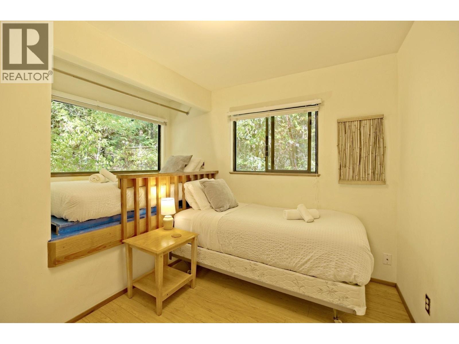 House in Galiano Island - Image 31