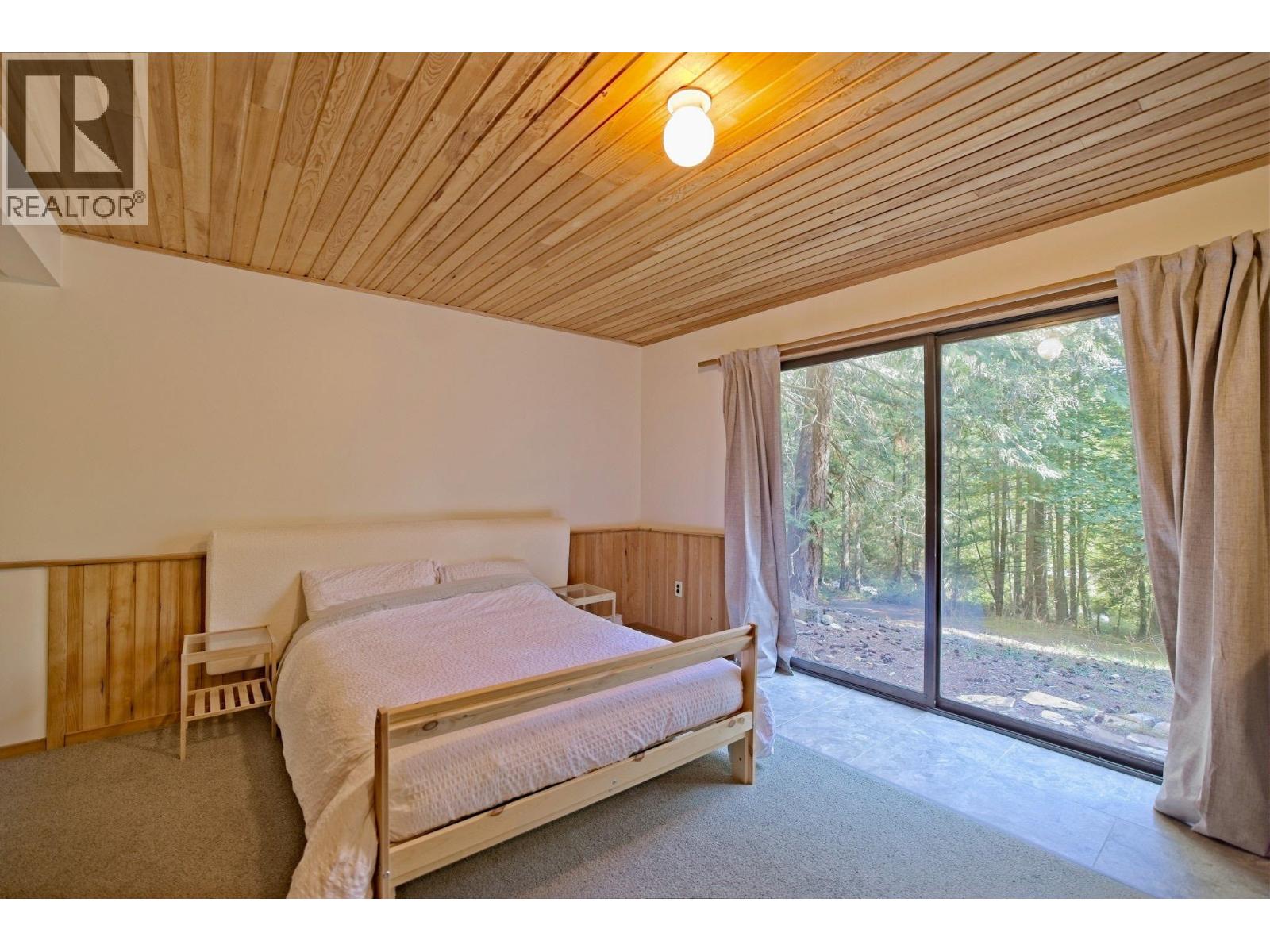 House in Galiano Island - Image 20