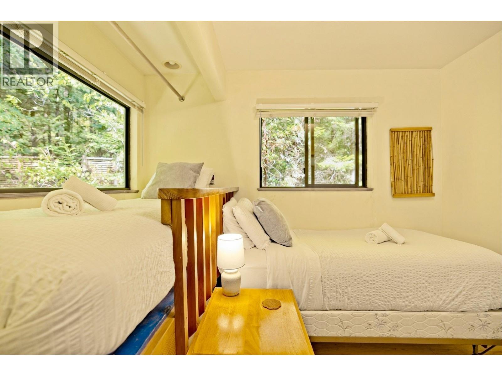 House in Galiano Island - Image 30