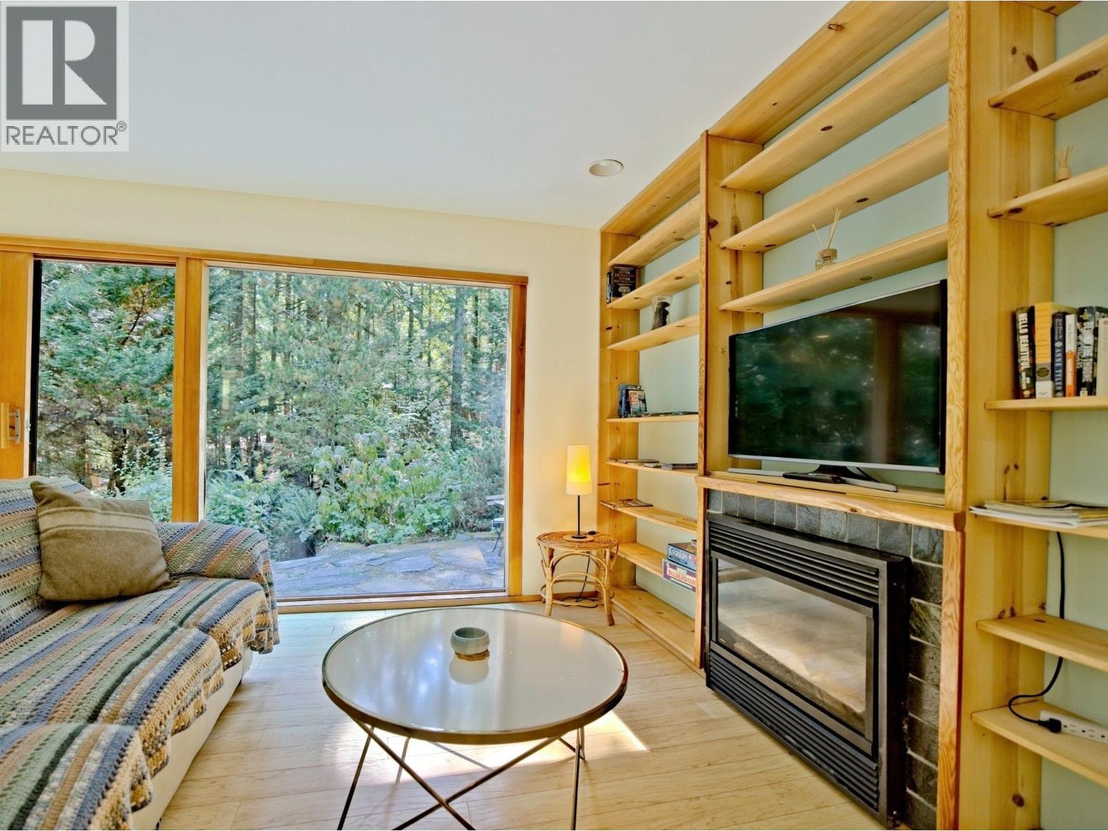 House in Galiano Island - Image 27