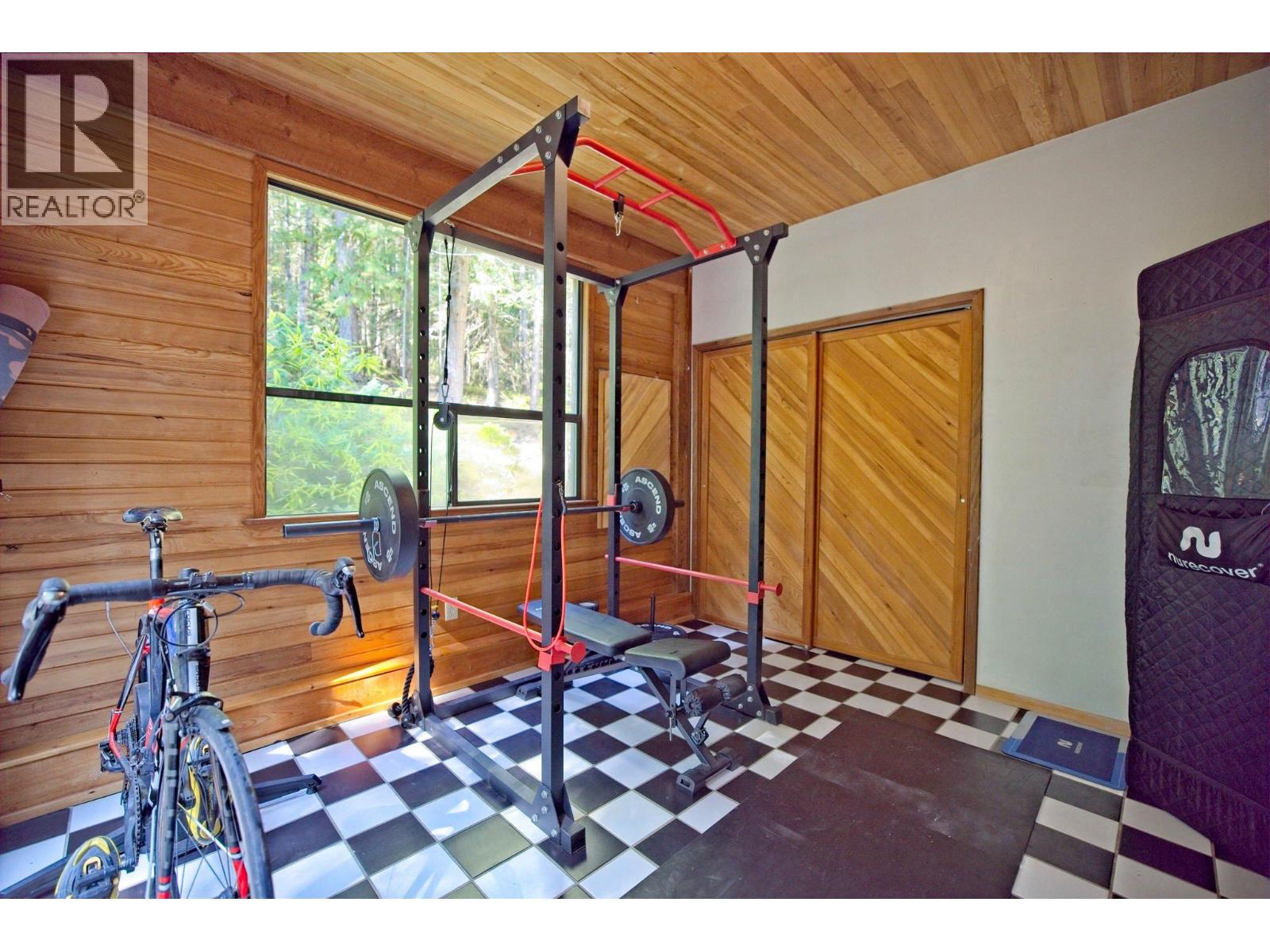 House in Galiano Island - Image 14