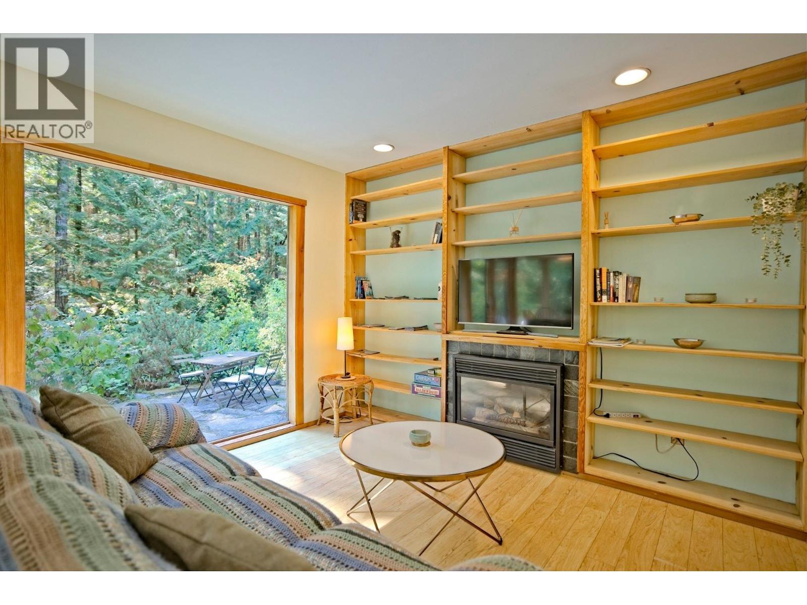 House in Galiano Island - Image 26