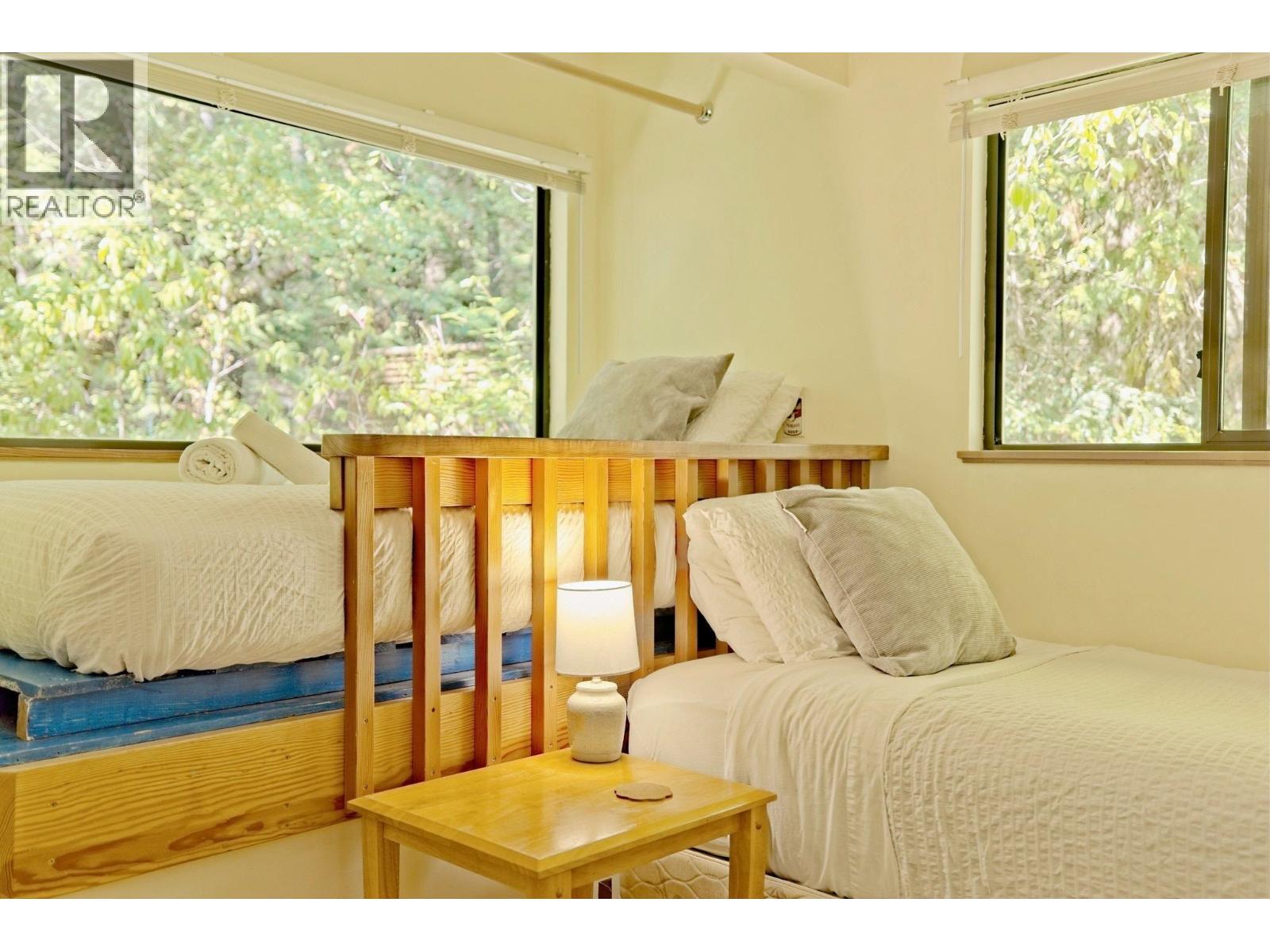 House in Galiano Island - Image 33