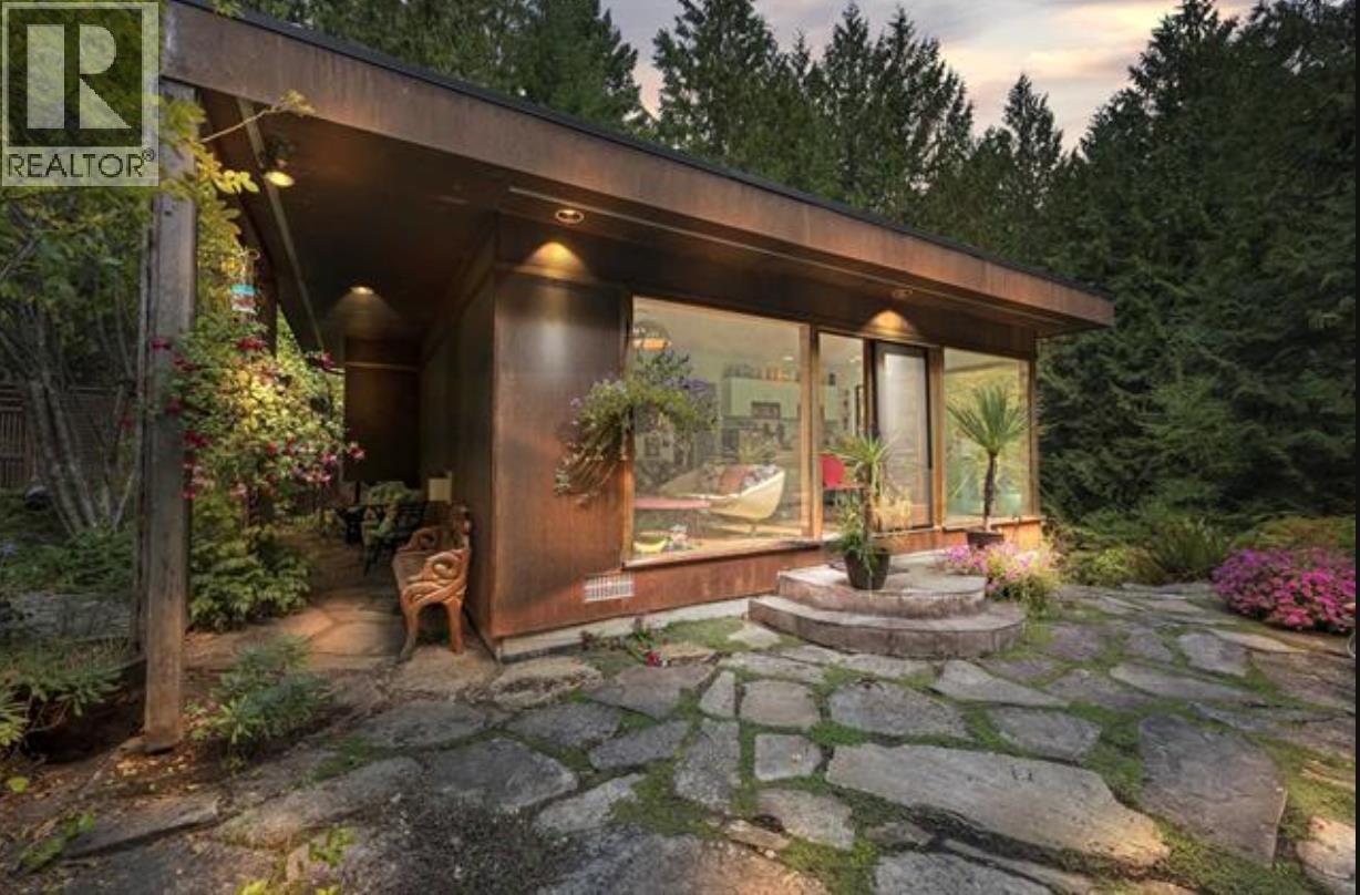 House in Galiano Island - Image 40